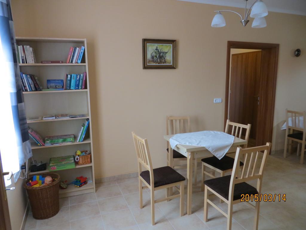 Kiserdo Vendeghaz Rajka Exterior foto